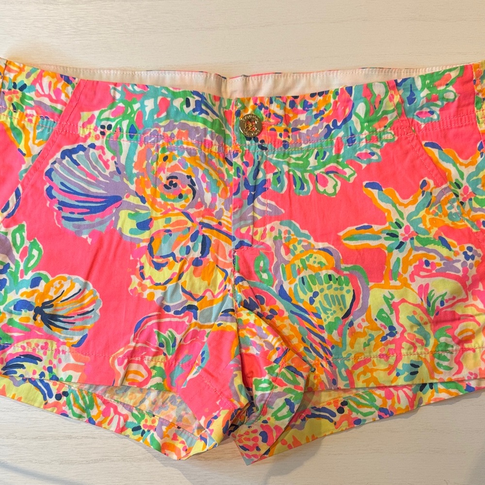 Lilly Pulitzer Kerri Short size 8 3” inseam